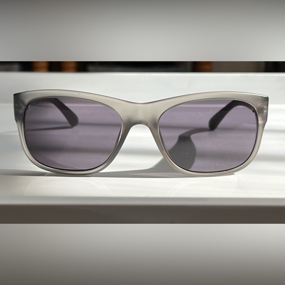 COPY - Men’s Timberland Matte Gray Plastic Rectangle Sunglasses 🕶️ - Picture 12 of 13